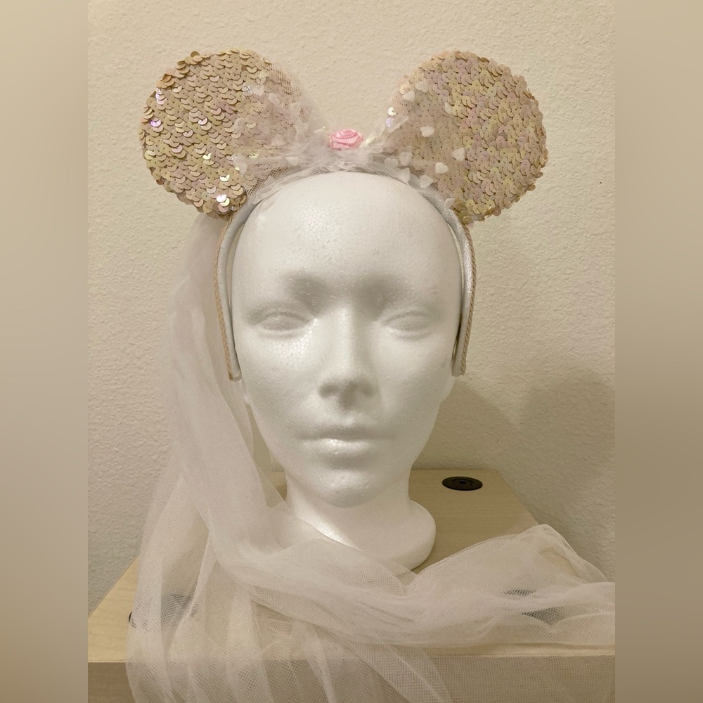 Disney Parks Bridal Minnie Mouse Ears Veil Bride Sequin Headband - Picture 1 of 13